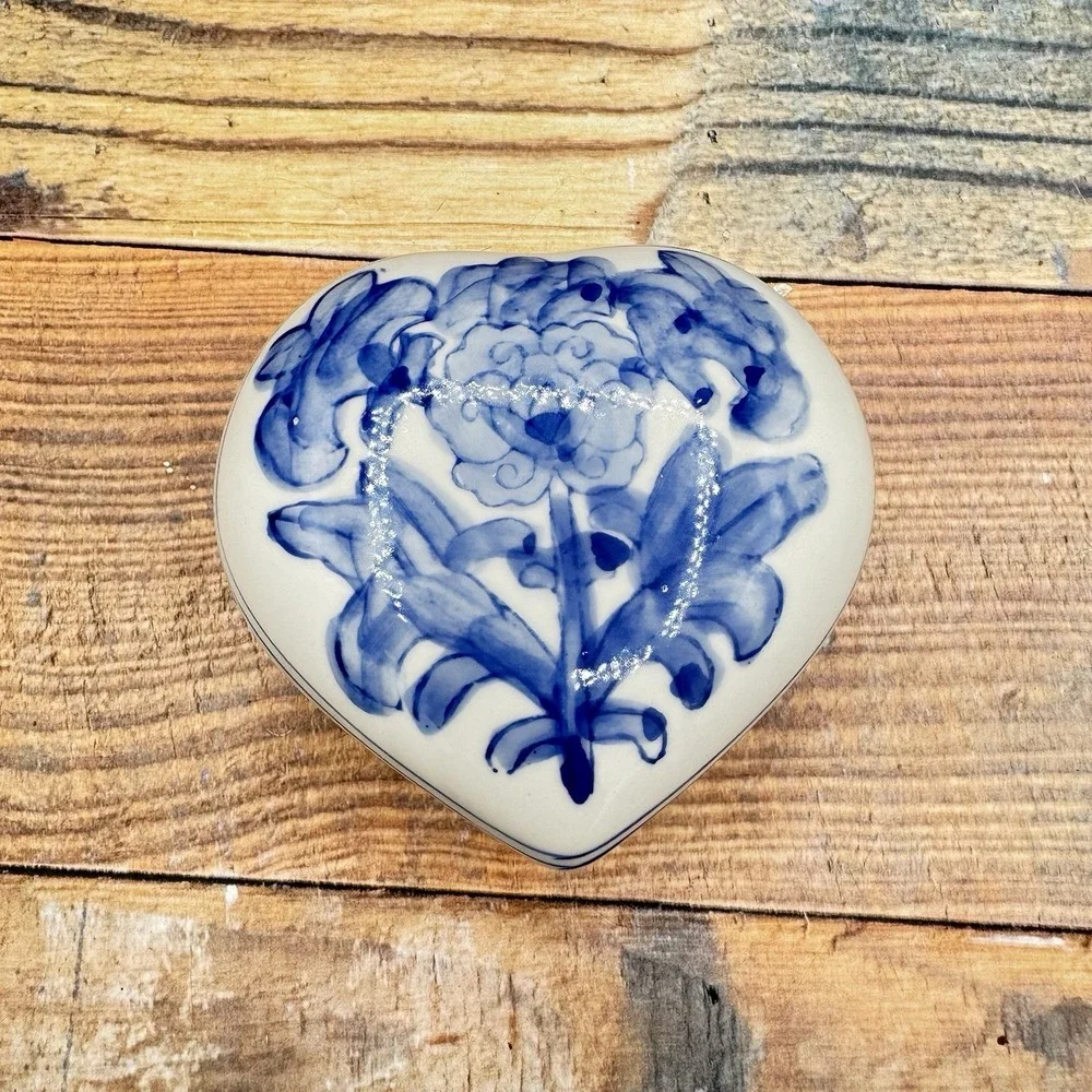 Vintage Blue White Chinoiserie Heart Lidded Flower Trinket Dish Ring Grandmacore